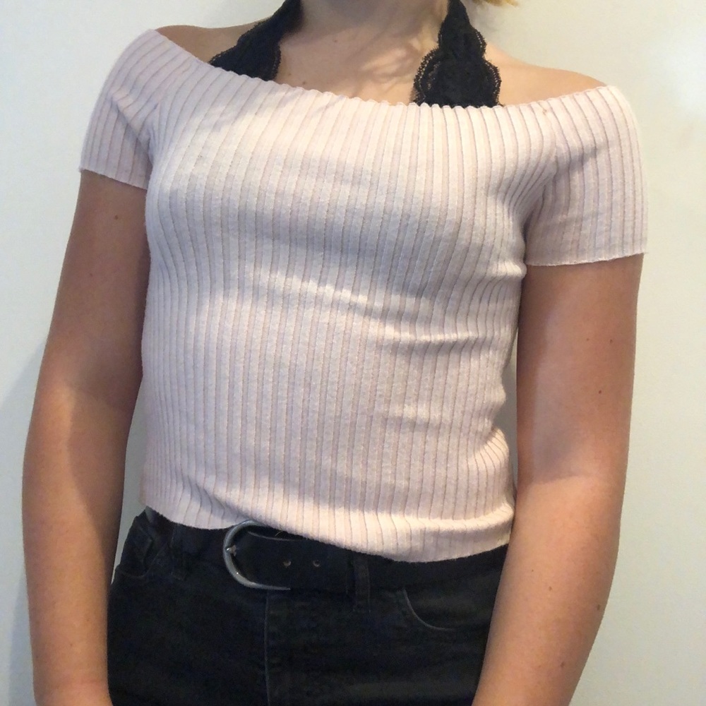 pink top